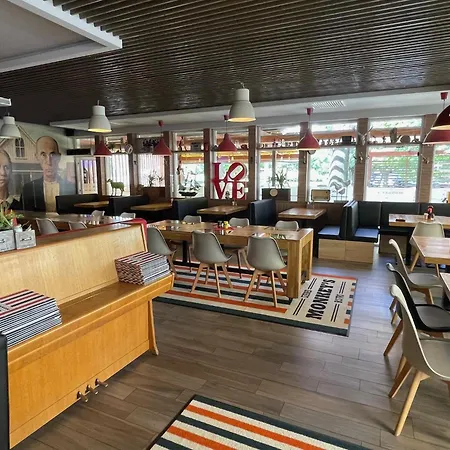 Arena Deluxe&spa Seghedin